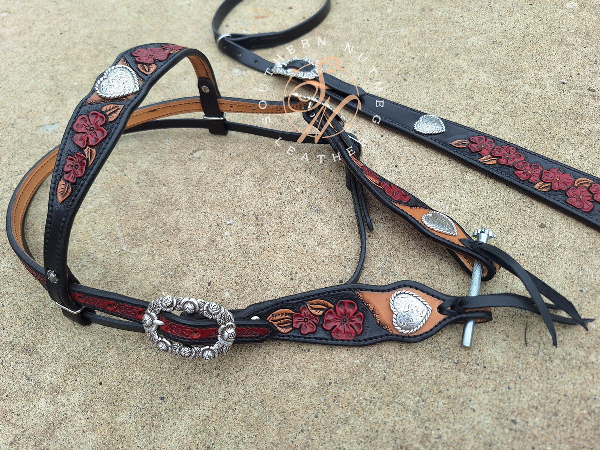 Red and Black Carved Pulling Collar Tack Set
